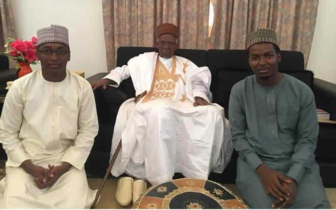 Hotuna a wasu lokuta yayin rayuwar tsohon shugaban kasa, Marigayi Shagari Hotuna a wasu lokuta yayin rayuwar tsohon shugaban kasa, Marigayi Shagari