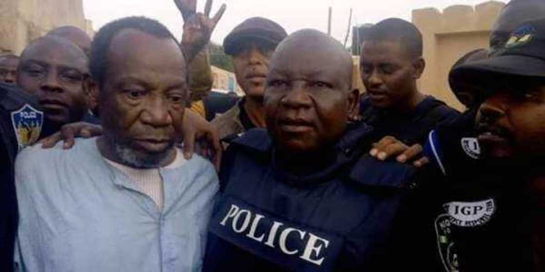 Hotunan Magajin garin Daura bayan sako shi Hotunan Magajin garin Daura bayan sako shi