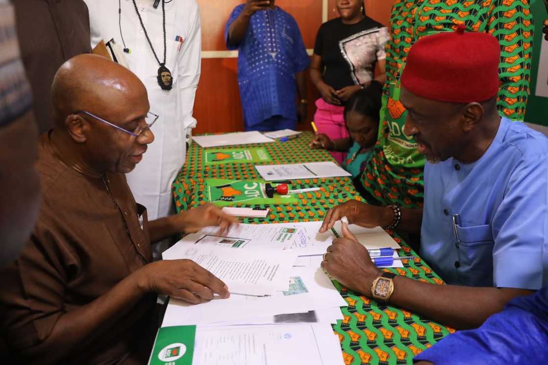 Amaechi ya mika fom dinsa na neman takara a ADC