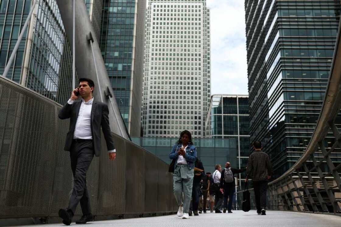 The High Pay Centre said the median FTSE 100 CEO was paid 118 times that of the median UK full-time worker The High Pay Centre said the median FTSE 100 CEO was paid 118 times that of the median UK full-time worker