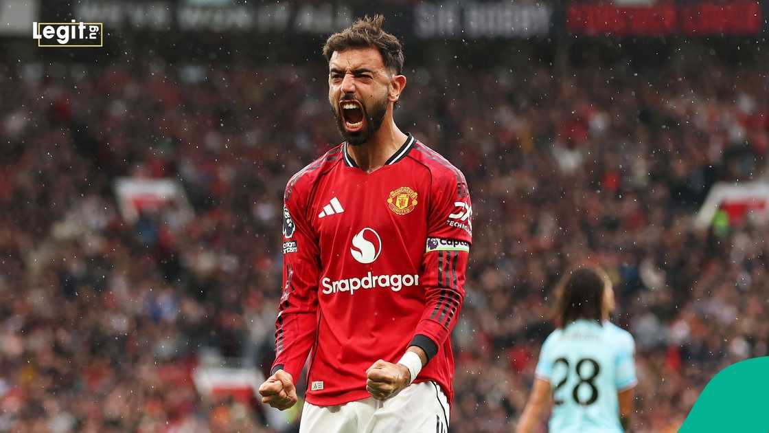Bruno Fernandes, Manchester United, Burnley, Premier League, London. Bruno Fernandes, Manchester United, Burnley, Premier League, London.