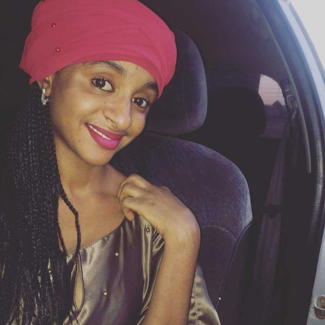 Kyawawan hotunan 'yan matan Kannywood guda takwas da har yanzu ba su yi aure ba Kyawawan hotunan 'yan matan Kannywood guda takwas da har yanzu ba su yi aure ba