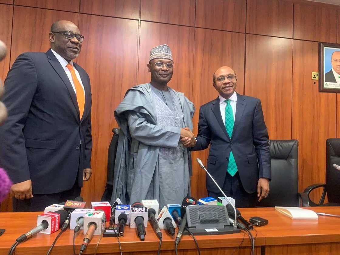 Shugaban INEC da Gwamnan CBN Shugaban INEC da Gwamnan CBN