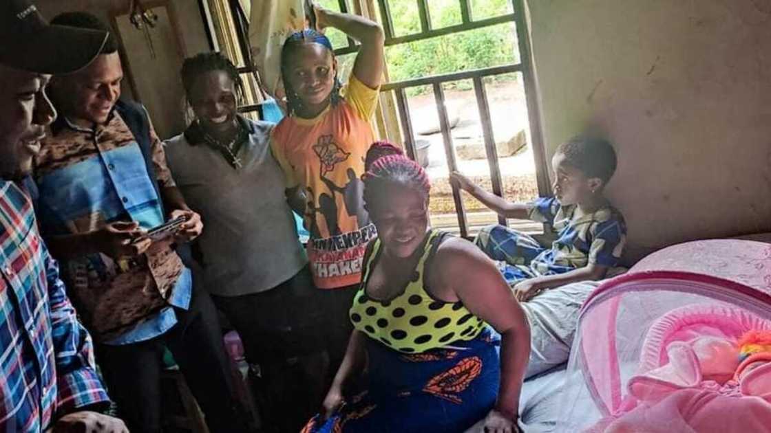 Soludo Baby: Woman Gives Birth to Baby Boy after Voting for APGA Candidate in Anambra Governorship Election Soludo Baby: Woman Gives Birth to Baby Boy after Voting for APGA Candidate in Anambra Governorship Election