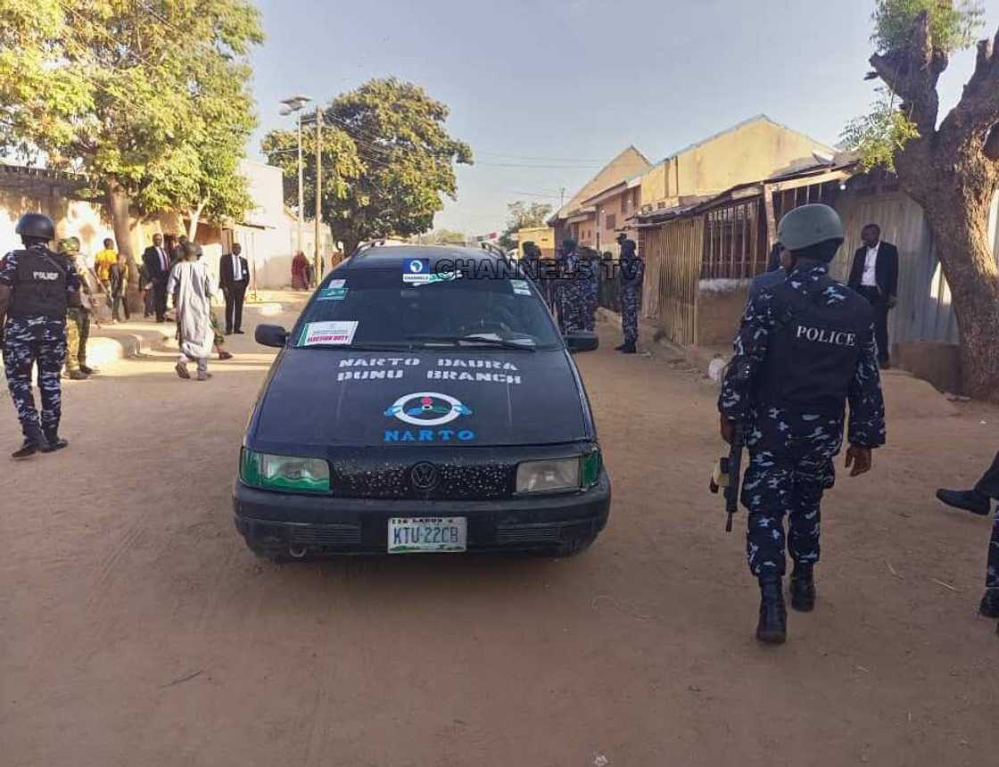 Jami'an tsaro jibge a mazabar Buhari da ke Daura Jami'an tsaro jibge a mazabar Buhari da ke Daura