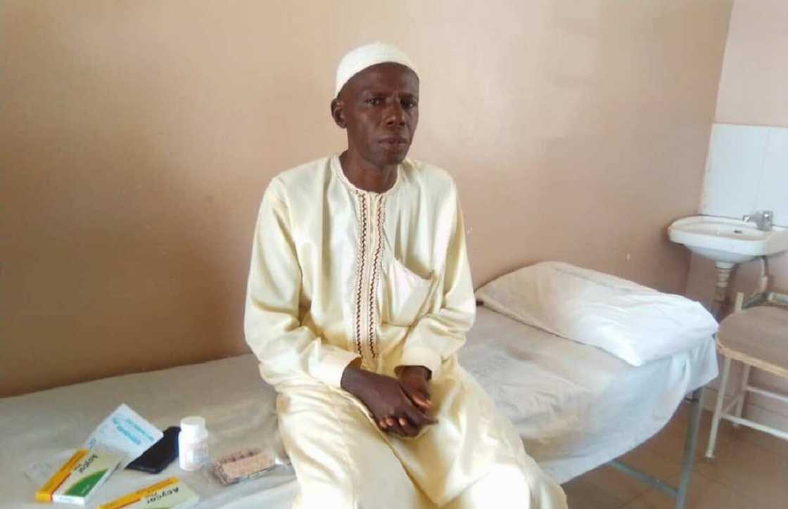 Gwamna Inuwa ya kai wa wanda ya taka zuwa Abuja wurin Buhari dauki bayan ya koka da ciwon kafa Gwamna Inuwa ya kai wa wanda ya taka zuwa Abuja wurin Buhari dauki bayan ya koka da ciwon kafa