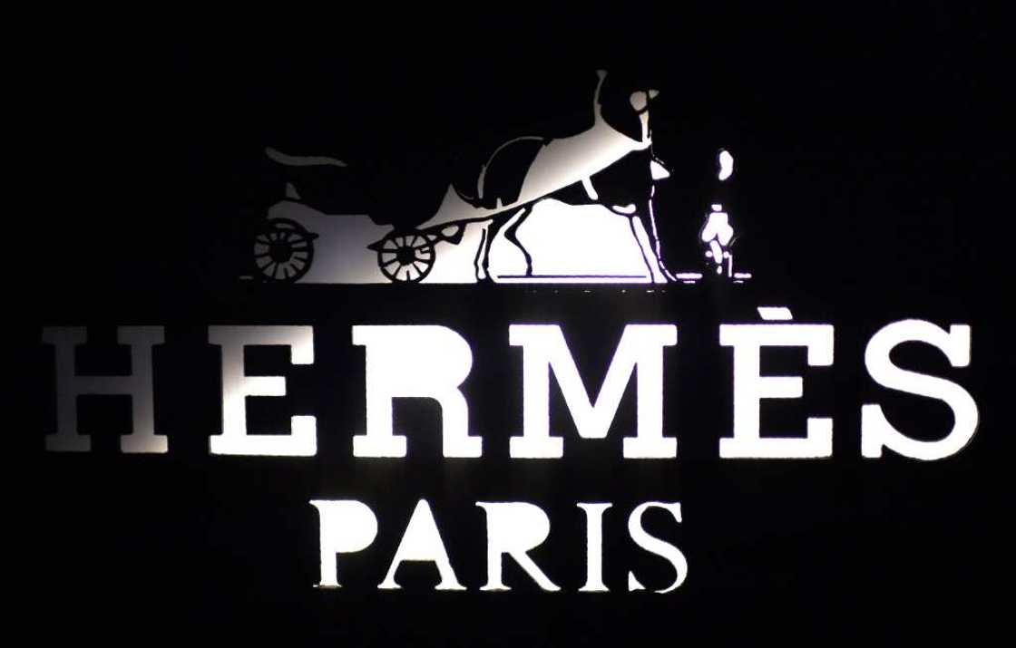 Hermes will hand out 4,000-euro bonuses to its staff worldwide Hermes will hand out 4,000-euro bonuses to its staff worldwide