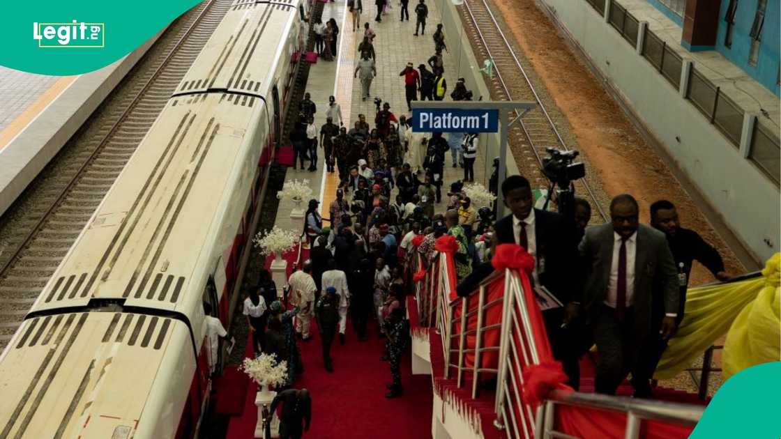 Lagos governor Babajide Sanwo-Olu set to receive a new batch of trains from China amid efforts to boost transportation of Nigeria's commercial hub.