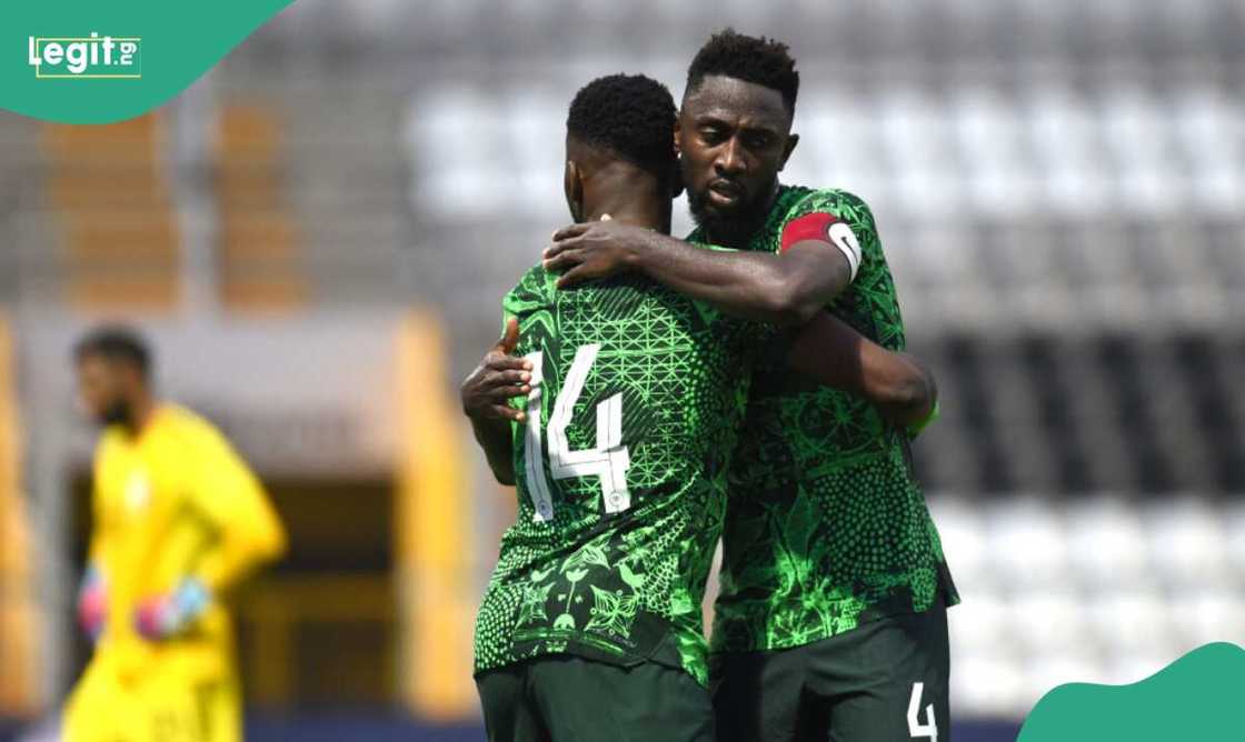 Photo of Ndidi hugging Iheanacho Photo of Ndidi hugging Iheanacho