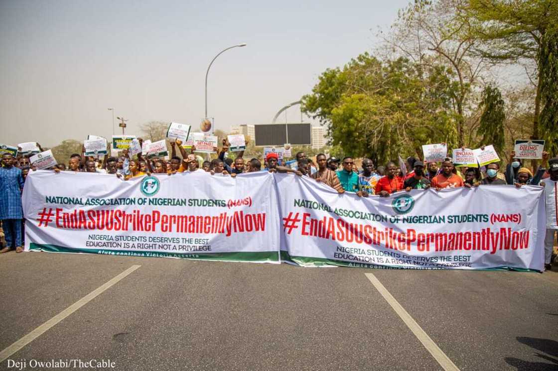 Kungiyar Daliban Najeriya NANS, Yayin Da Suka Fito Zanga-Zanga Kungiyar Daliban Najeriya NANS, Yayin Da Suka Fito Zanga-Zanga