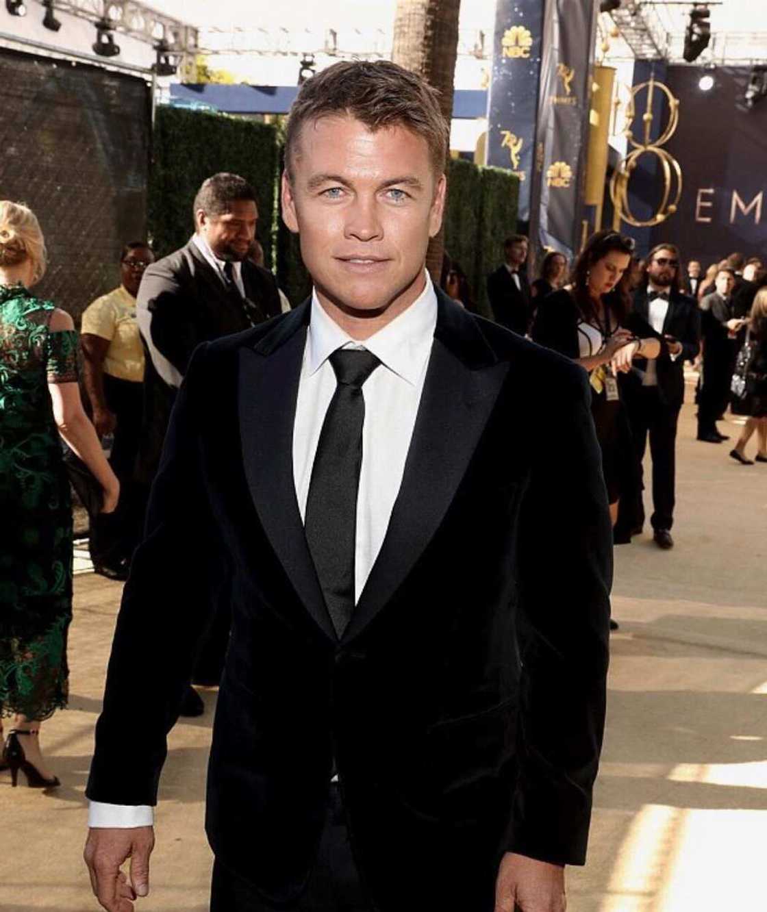 Luke Hemsworth net worth Luke Hemsworth net worth