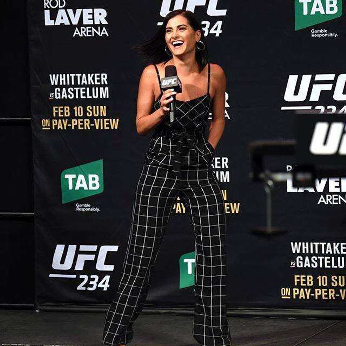 Megan Olivi bio Megan Olivi bio