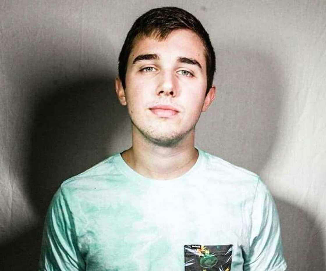 DJ Marshmello face DJ Marshmello face