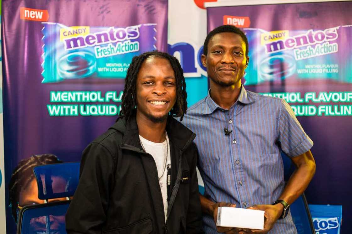 Laycon, BBN winner rewards winners with Phones for Mentos Fresh Action Candy Laycon, BBN winner rewards winners with Phones for Mentos Fresh Action Candy