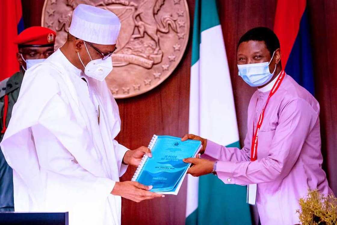 Buhari honoured Rev Pam years after Obasanjo humiliated him, says Femi Adesina Buhari honoured Rev Pam years after Obasanjo humiliated him, says Femi Adesina