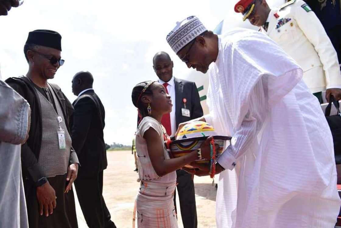 Buhari ya hallarci taron yaye sojoji a Kaduna (Hotuna) Buhari ya hallarci taron yaye sojoji a Kaduna (Hotuna)