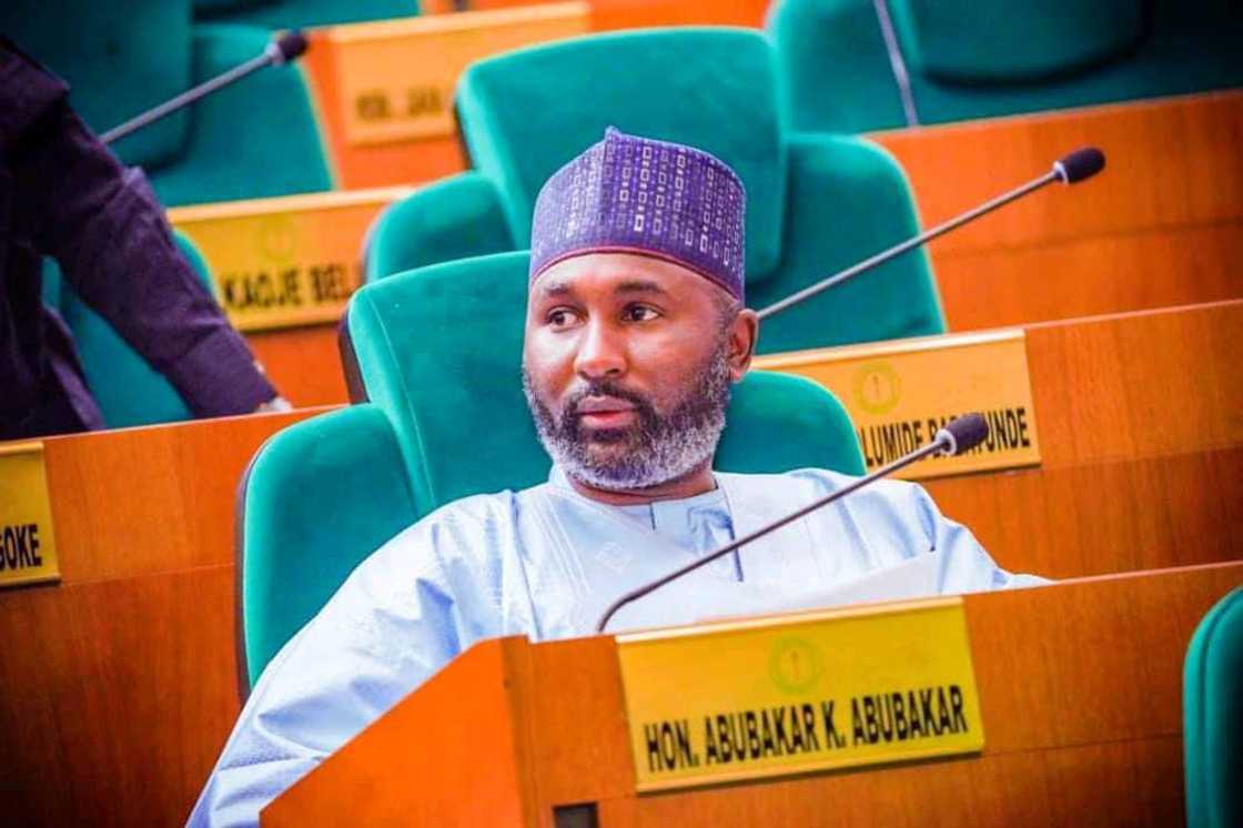 Dan majalisar Bichi ya ɗauki nauyin karatun ɗalibai Dan majalisar Bichi ya ɗauki nauyin karatun ɗalibai