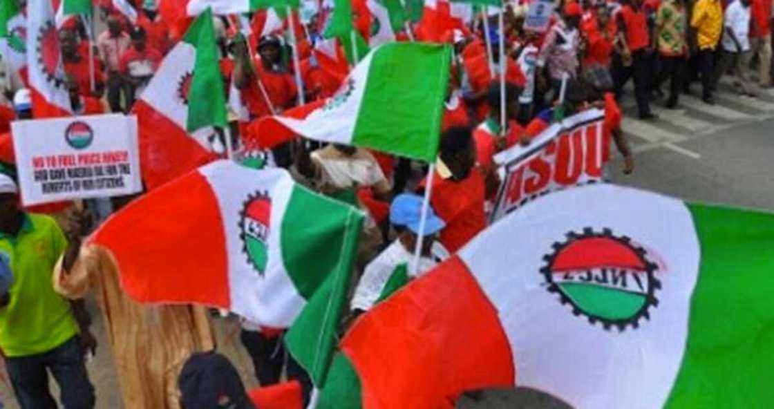 FG Ta ci gaba da ganawa da NLC, TUC. FG Ta ci gaba da ganawa da NLC, TUC.