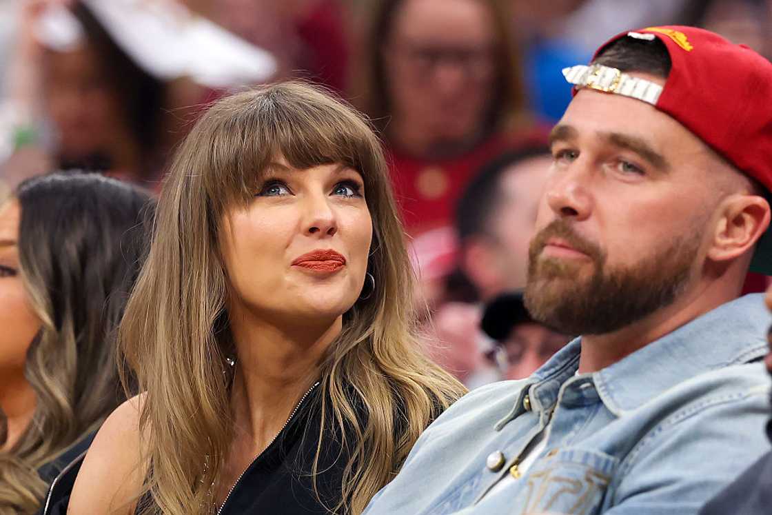Taylor Swift & Travis Kelce Taylor Swift & Travis Kelce