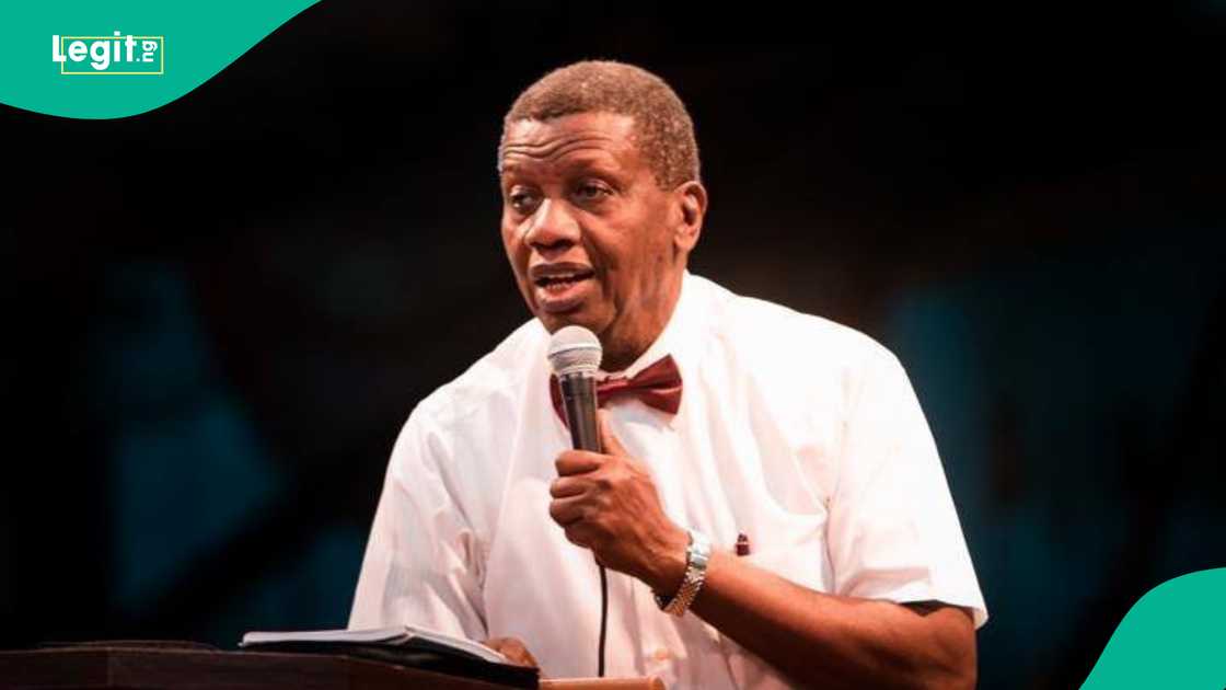 Reactions trail rare video of Pastor Adeboye moving his mouth while seated at occasion