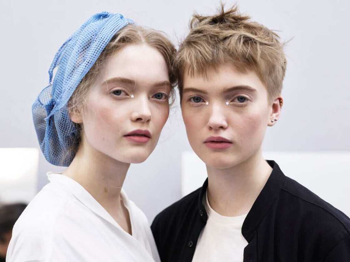 famous identical twins famous identical twins