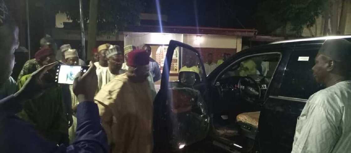 Hotunan tsula-tsulan motocin zamani da Zulum ya mika ga sabon Shehun Borno