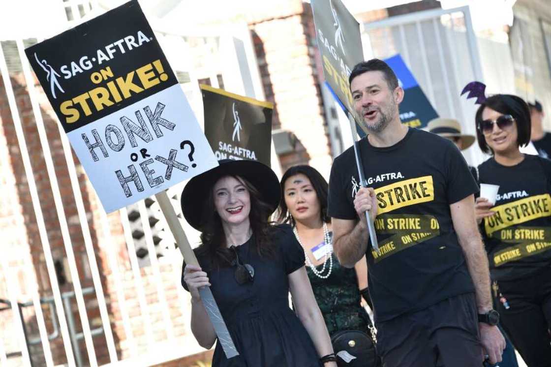 Costumes that could be seen to promote lucrative film figures like Barbie -- or even Oppenheimer -- have been declared off-limits this spooky season by the striking Screen Actors Guild (SAG-AFTRA) Costumes that could be seen to promote lucrative film figures like Barbie -- or even Oppenheimer -- have been declared off-limits this spooky season by the striking Screen Actors Guild (SAG-AFTRA)