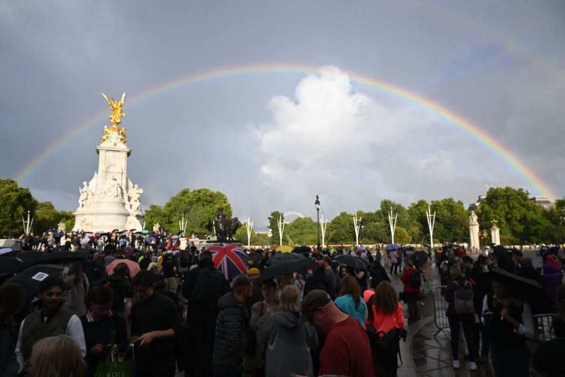 Double Rainbow, Queen Elizabeth II, Buckingham Palace Double Rainbow, Queen Elizabeth II, Buckingham Palace