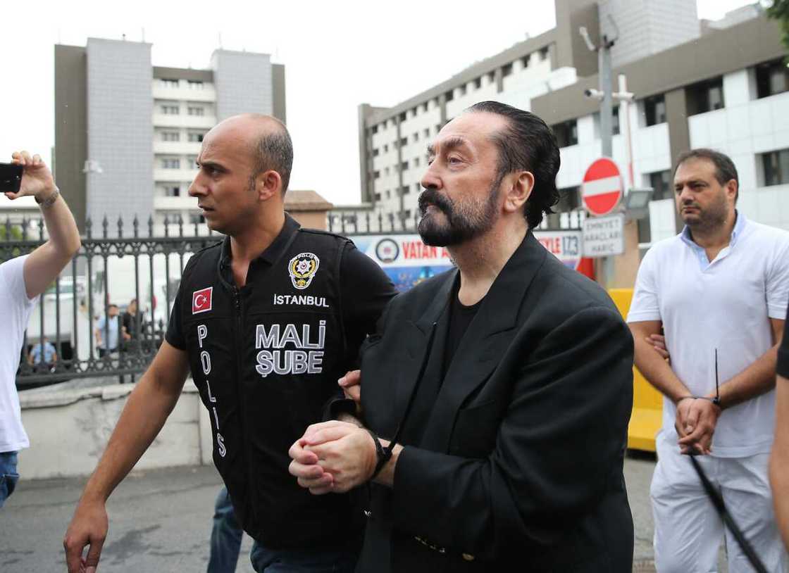 An daure Adnan Oktar tsawon shekaru 8,658 An daure Adnan Oktar tsawon shekaru 8,658