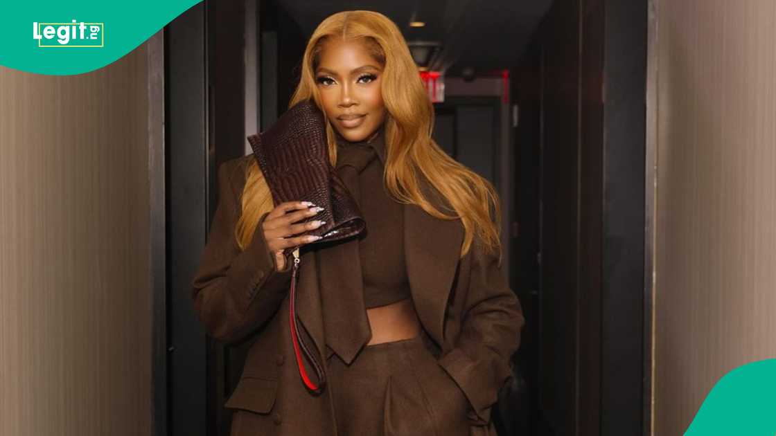 Tiwa Savage rejects the gesture Tiwa Savage rejects the gesture
