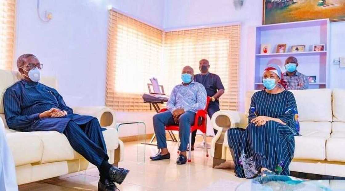 Tears as Gov Okowa shares details of text message his political ally sent before passing on Tears as Gov Okowa shares details of text message his political ally sent before passing on