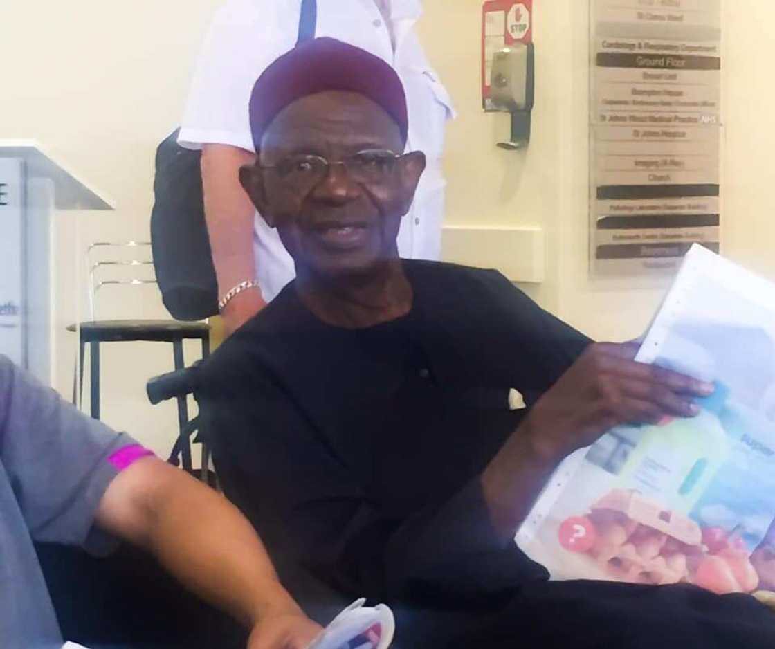 Shugaba Buhari ya yi ta’aziyyar mutuwar Abba Kyari Shugaba Buhari ya yi ta’aziyyar mutuwar Abba Kyari