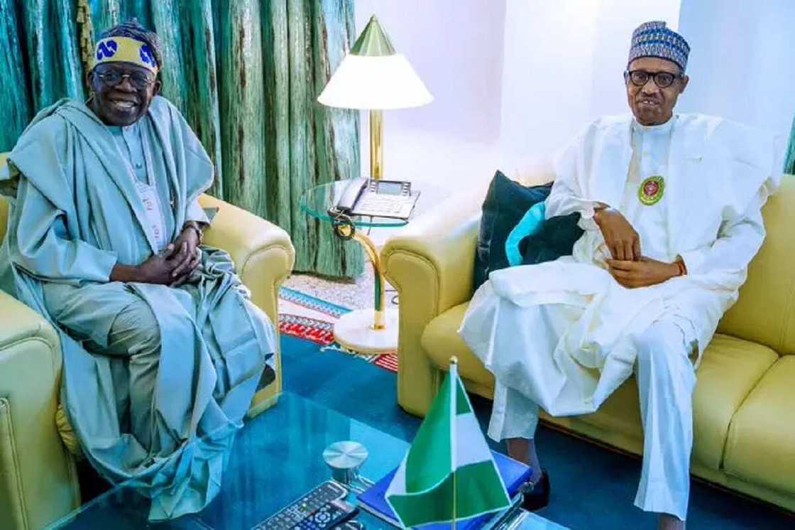 Tinubu ya fadawa Buhari: Ka fito da kudi, ka daina matse aljihu yayin da Matasa su ke cikin fatara Tinubu ya fadawa Buhari: Ka fito da kudi, ka daina matse aljihu yayin da Matasa su ke cikin fatara