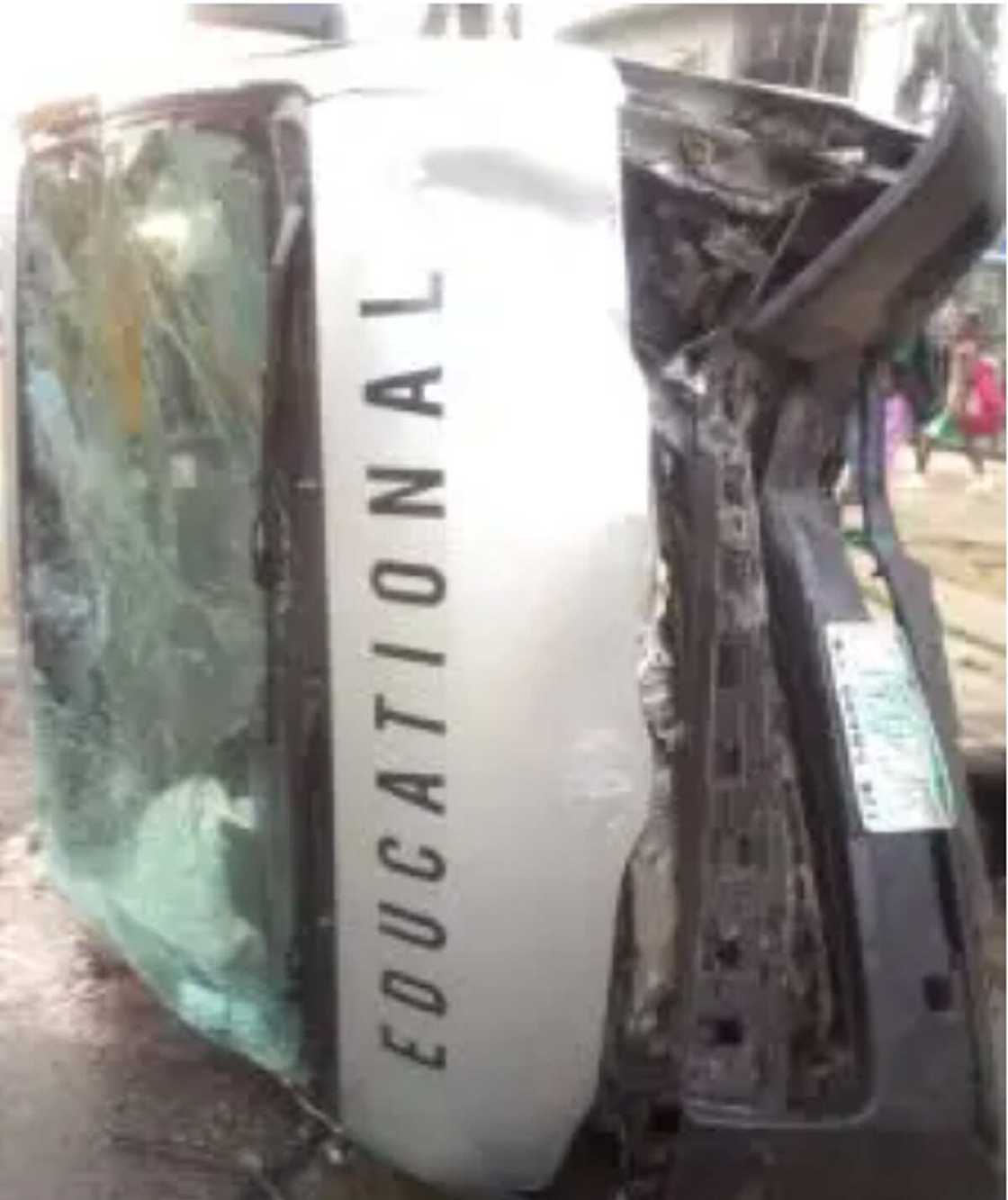 Motar kai yara makaranta Motar kai yara makaranta