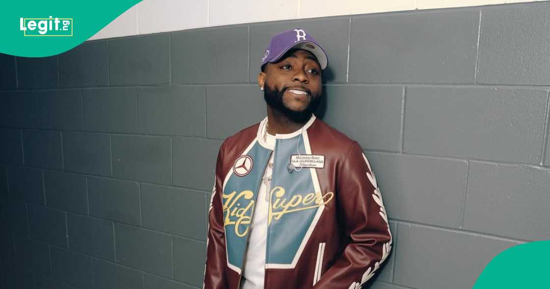 Guest captured dragging for Amala at Davidos' wedding. Guest captured dragging for Amala at Davidos' wedding.