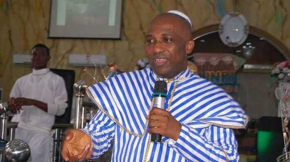 Ya kamata Buhari ya dage da addu'a, na hango rudani a nan gaba, in ji wani Fasto Ya kamata Buhari ya dage da addu'a, na hango rudani a nan gaba, in ji wani Fasto