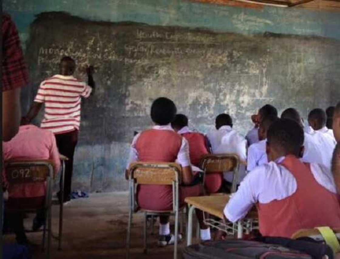 Batun fara ba da alawus na daliban jami'a da FCE Batun fara ba da alawus na daliban jami'a da FCE