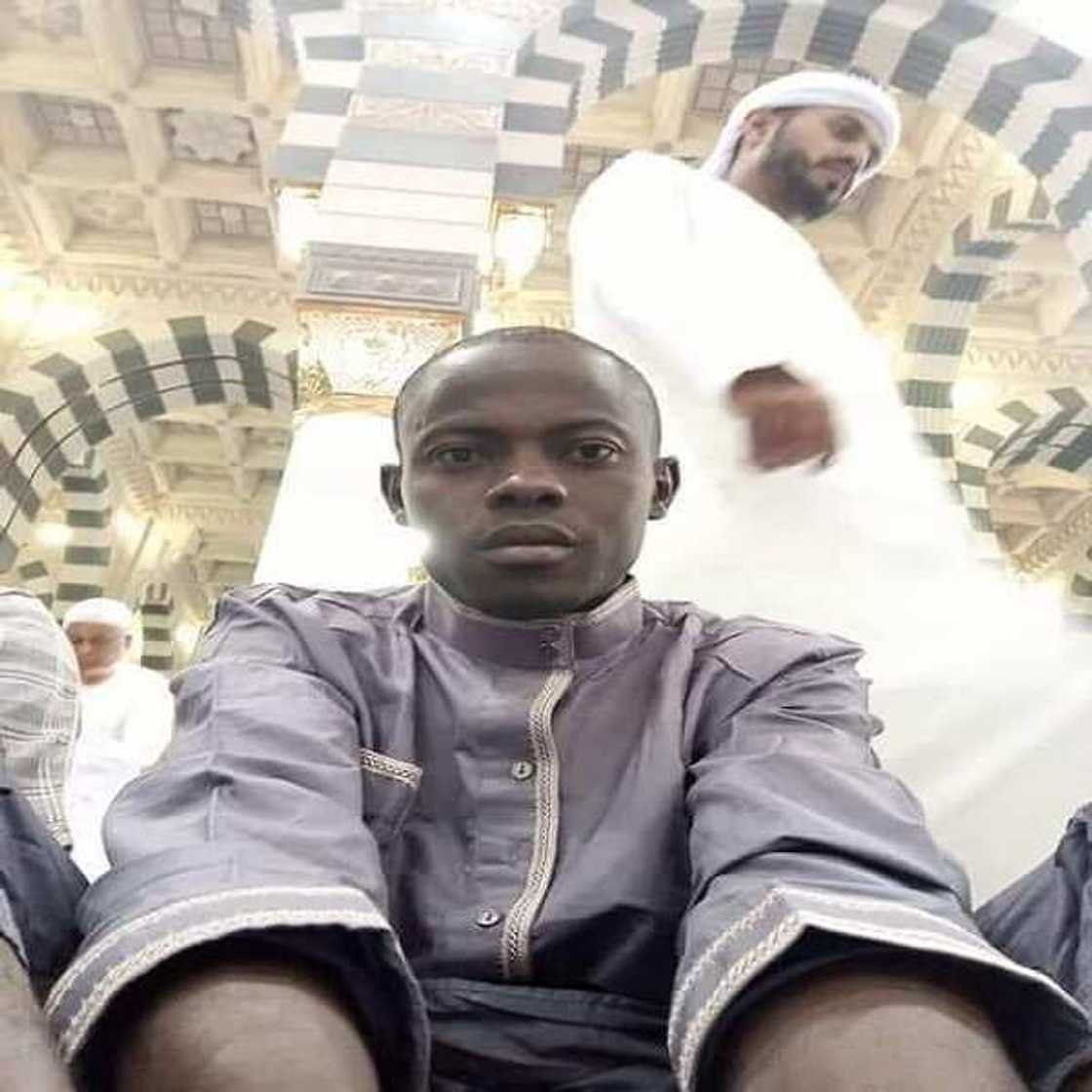 Ikon Allah: Kofura Bashir Umar wanda ya mayar da kudi N15m ya samu zuwa Hajji Ikon Allah: Kofura Bashir Umar wanda ya mayar da kudi N15m ya samu zuwa Hajji