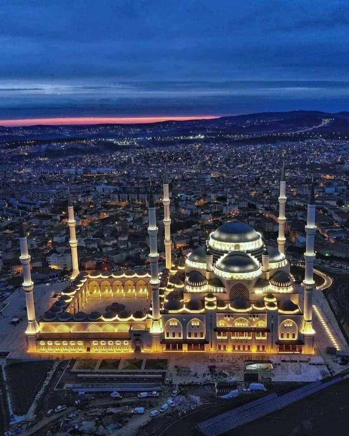 An bude sabon Masallaci mafi girma na biyu a yankin Afirka ta yamma a kasar Ghana An bude sabon Masallaci mafi girma na biyu a yankin Afirka ta yamma a kasar Ghana