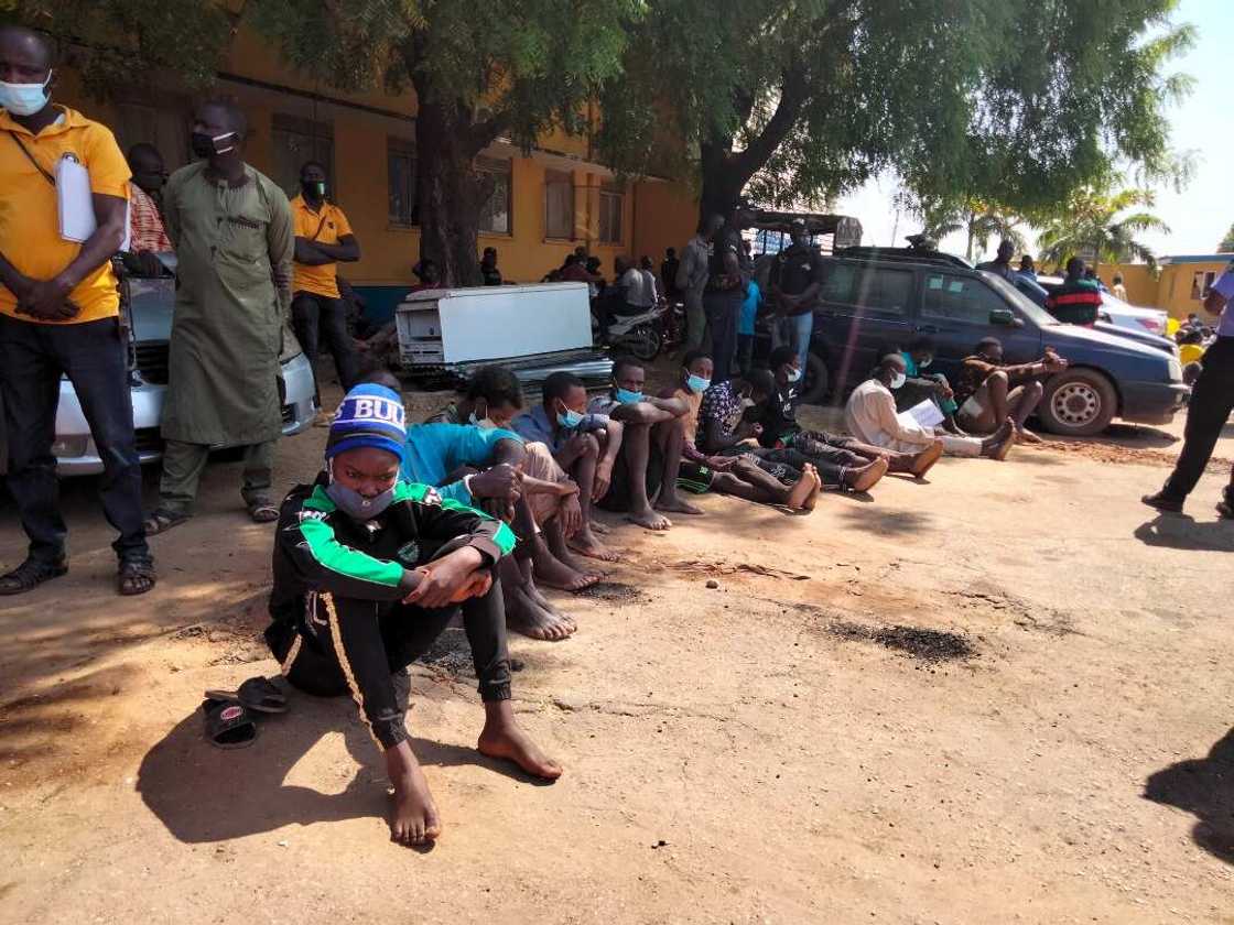 Bayan rusa gudan, an damke wadanda suka shirya casun tsiraici a jihar Kaduna (Hotuna) Bayan rusa gudan, an damke wadanda suka shirya casun tsiraici a jihar Kaduna (Hotuna)