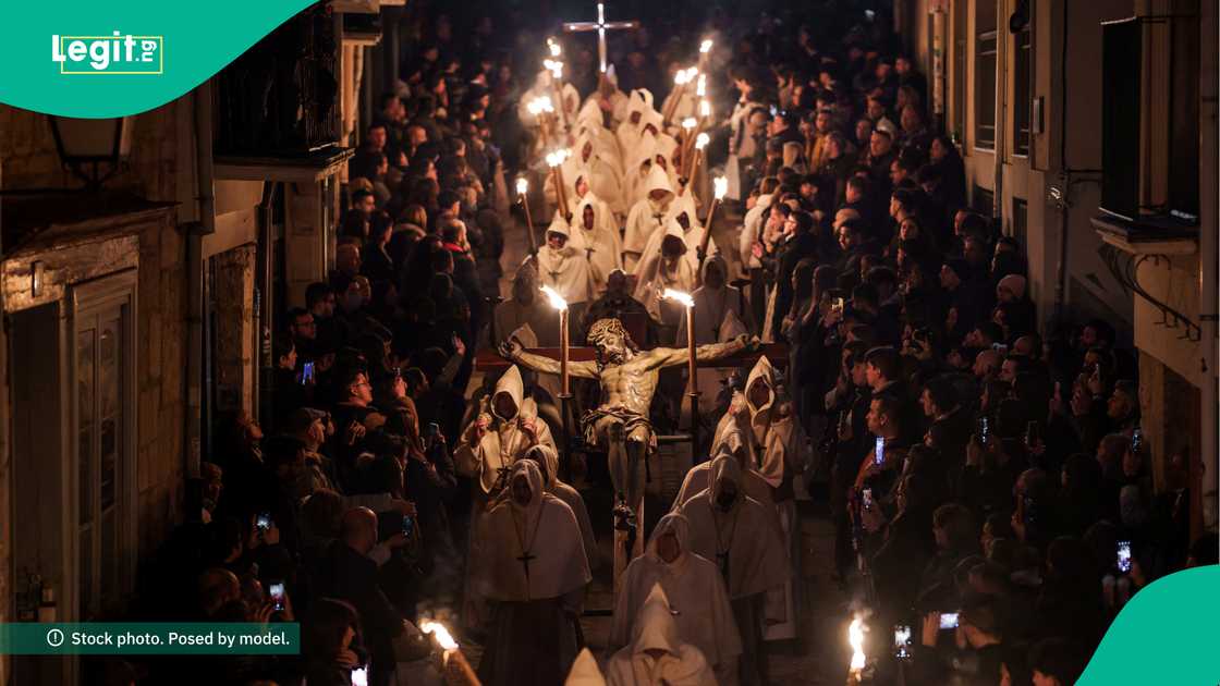 Gwamnatin Najeriya ta ayyana ranakun hutun bukukuwan Kiristoci. Gwamnatin Najeriya ta ayyana ranakun hutun bukukuwan Kiristoci.