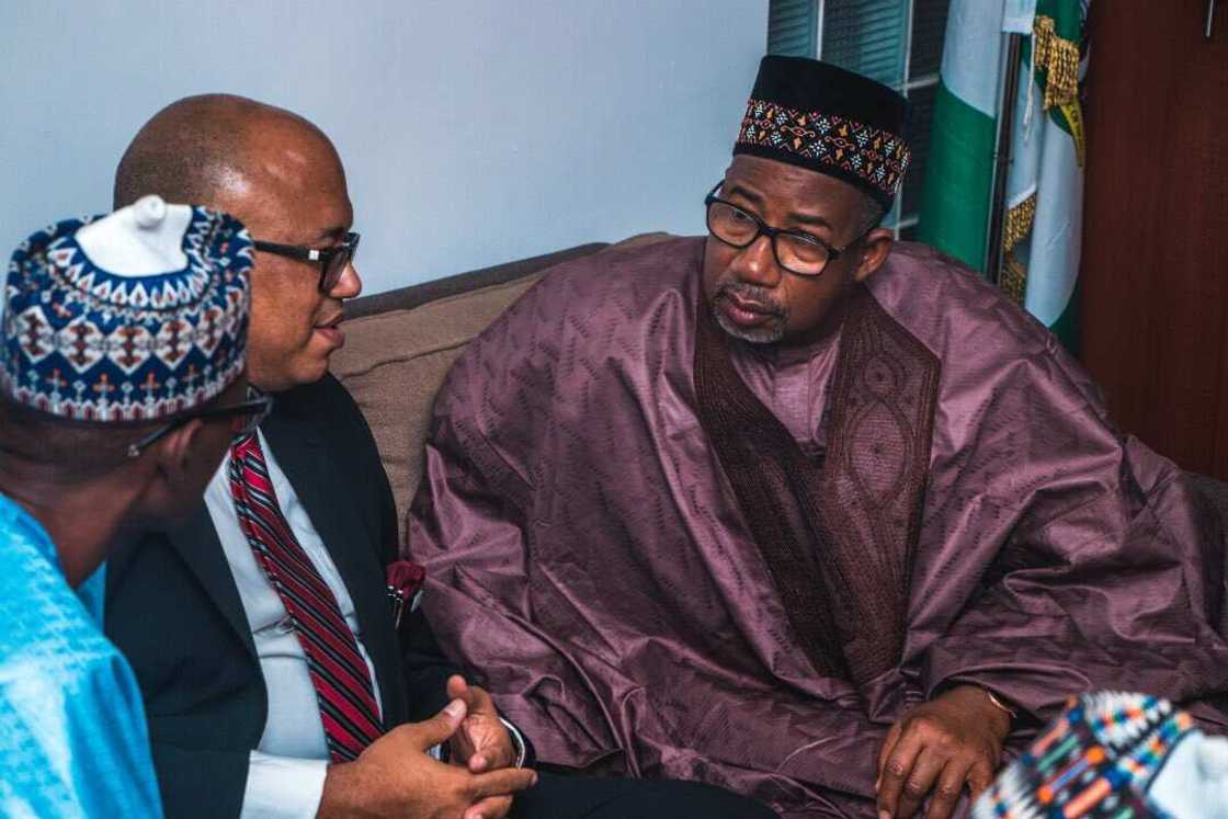 Kwamishinan Bauchi ya bayyana ainahin maganin da suka yi amfani da shi wajen warkar da masu COVID-19 a jahar Kwamishinan Bauchi ya bayyana ainahin maganin da suka yi amfani da shi wajen warkar da masu COVID-19 a jahar