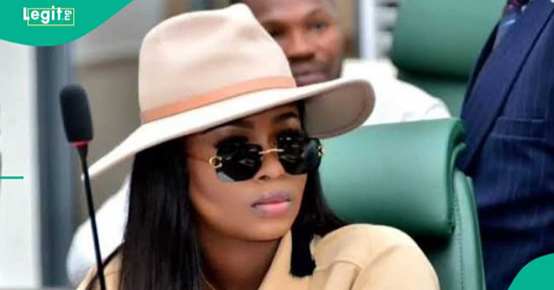 Nigerian man shares video of Natasha Idibia acting vigilant at public event.