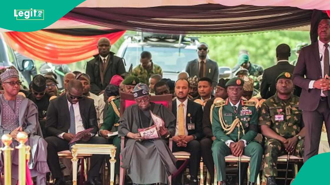 Tinubu da sojoji