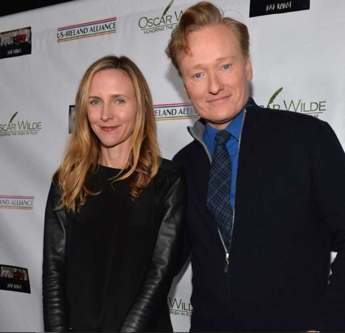Liza Powel O'Brien biography Who is Conan O'Brien's wife? Legit.ng(02)