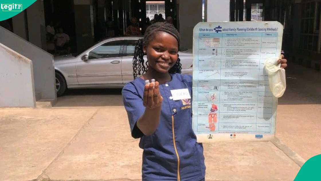 A lady who graduated from the University of Ibadan gets a new certificate and shares her story A lady who graduated from the University of Ibadan gets a new certificate and shares her story