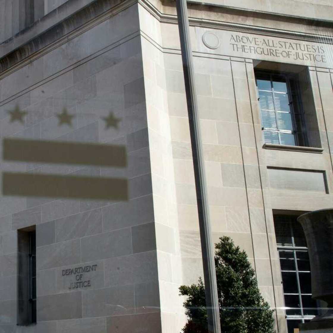 The Justice Department said US engine maker Cummins has agreed to pay $1.67 bn to settle emission control claims The Justice Department said US engine maker Cummins has agreed to pay $1.67 bn to settle emission control claims