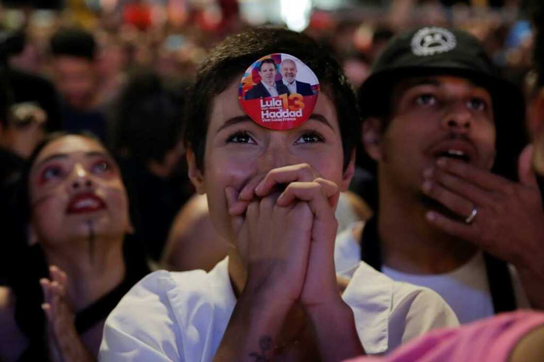 Brazilians face a tense final stretch to the runoff on October 30 Brazilians face a tense final stretch to the runoff on October 30
