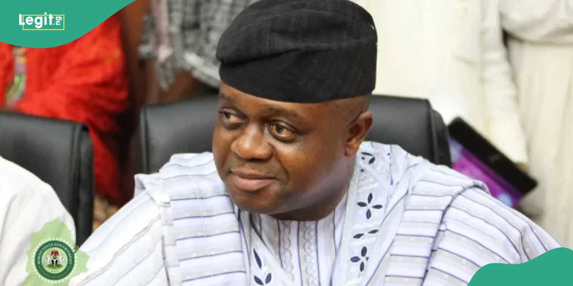 Tsohon Minista ya karyata labarin cewa ya mutu Tsohon Minista ya karyata labarin cewa ya mutu