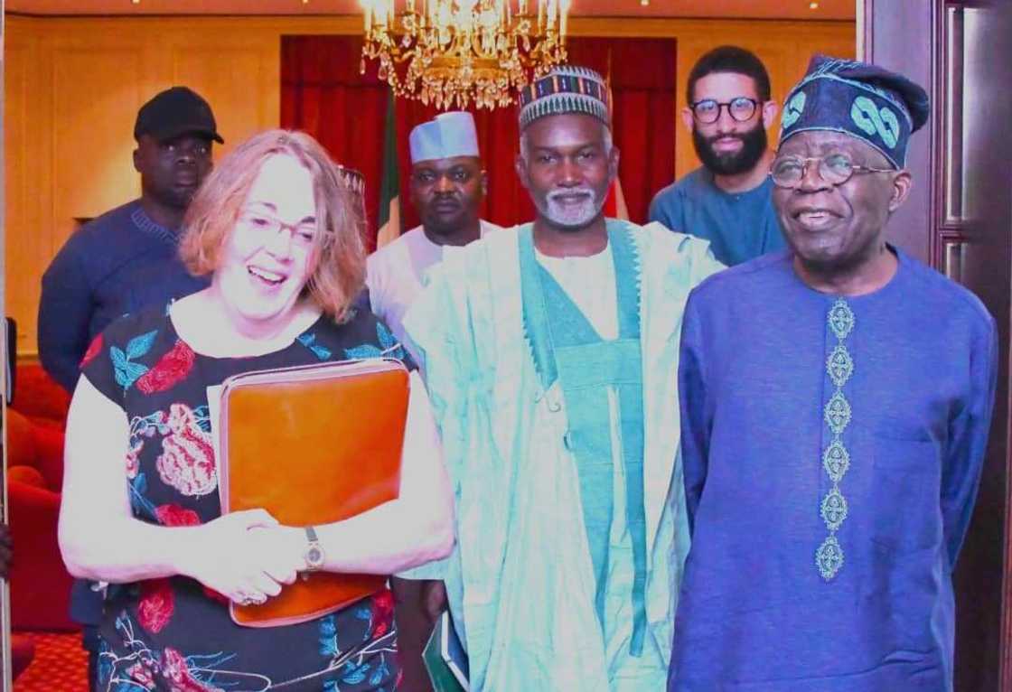 Shugaba Tinubu ya yi magana kan rikicin Nijar Shugaba Tinubu ya yi magana kan rikicin Nijar